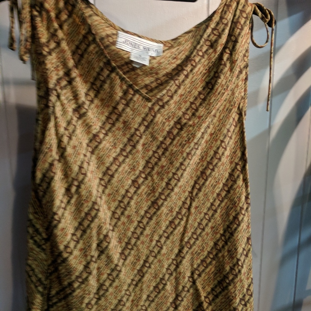 Jones New York sleeveless blouse